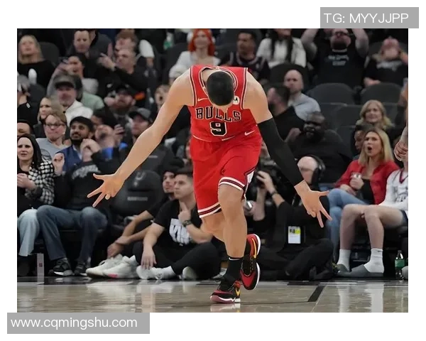 热火与公牛第五场激战回顾球员表现与战术分析全景呈现